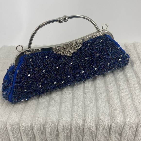 Shades of blue silvertone detail beaded sparkle evening bag crossbody chain - Picture 1 of 16